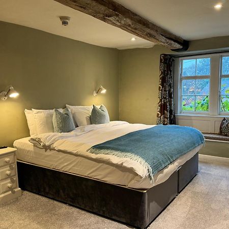 Hotel Neeld Arms à Grittleton Extérieur photo