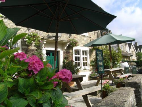 Hotel Neeld Arms à Grittleton Extérieur photo