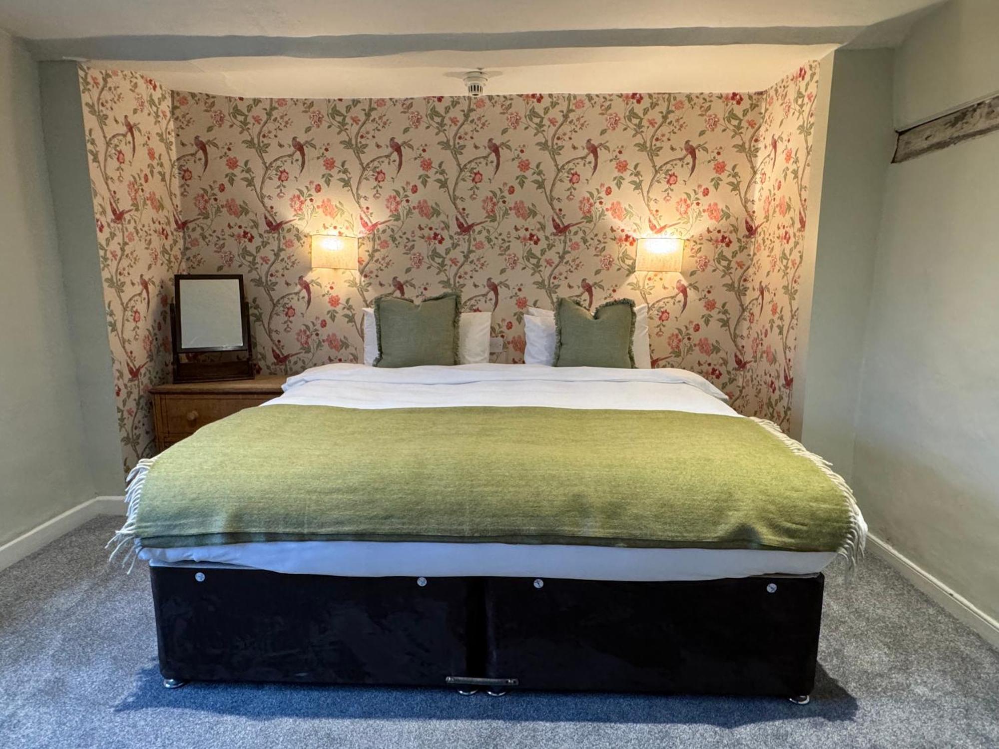Hotel Neeld Arms à Grittleton Extérieur photo