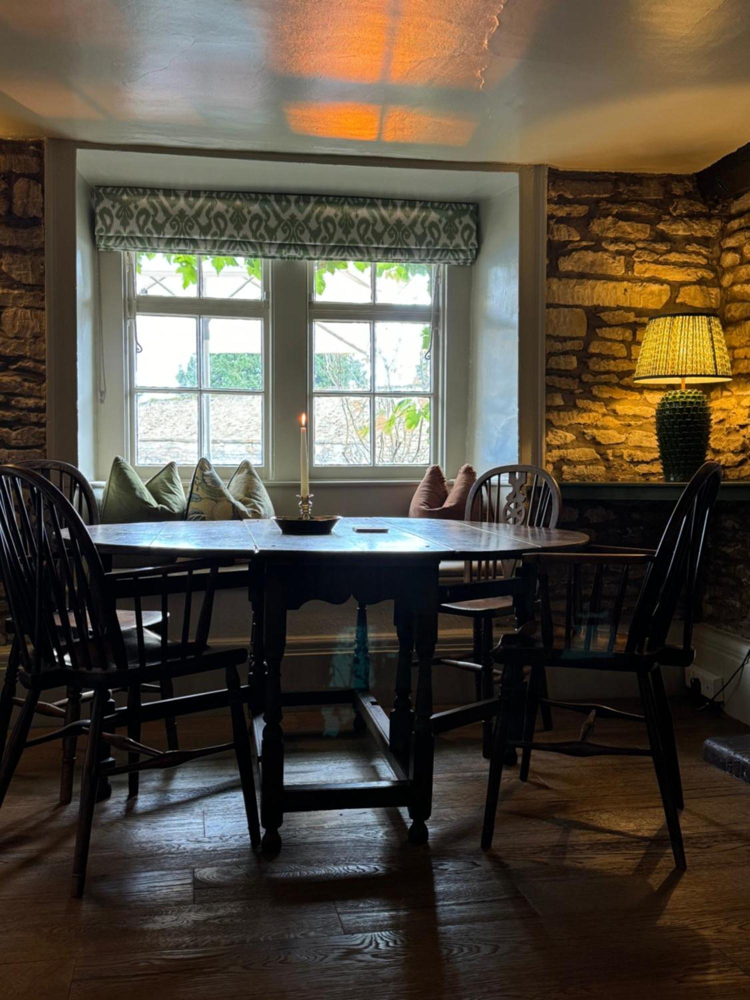 Hotel Neeld Arms à Grittleton Extérieur photo