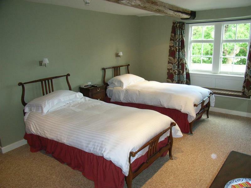 Hotel Neeld Arms à Grittleton Extérieur photo